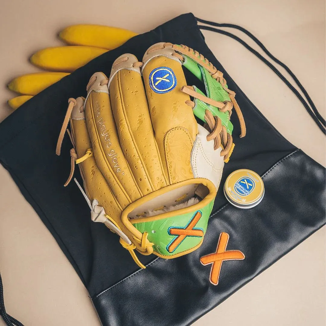 banana glove