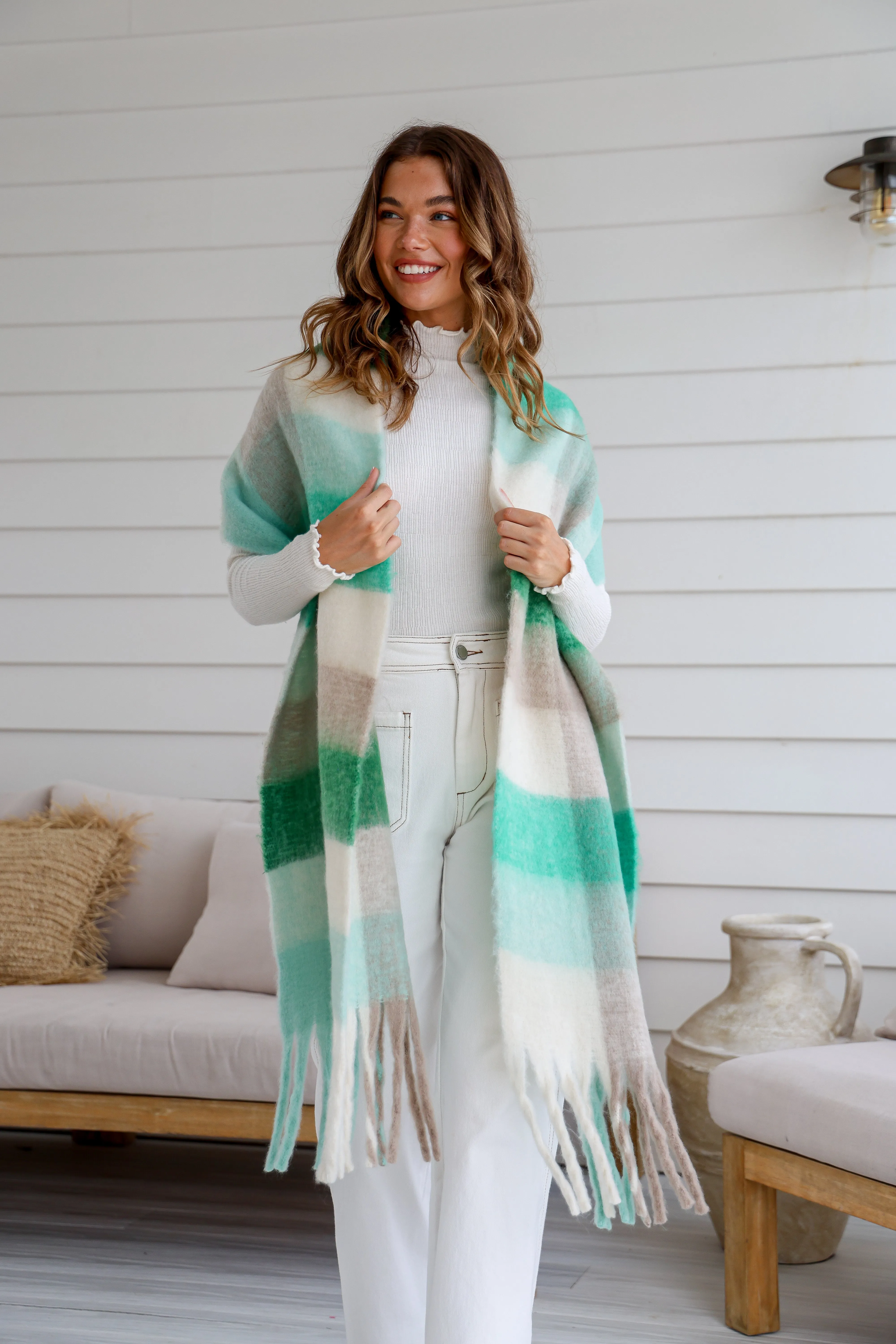 CLOVER FLUFFY SCARF