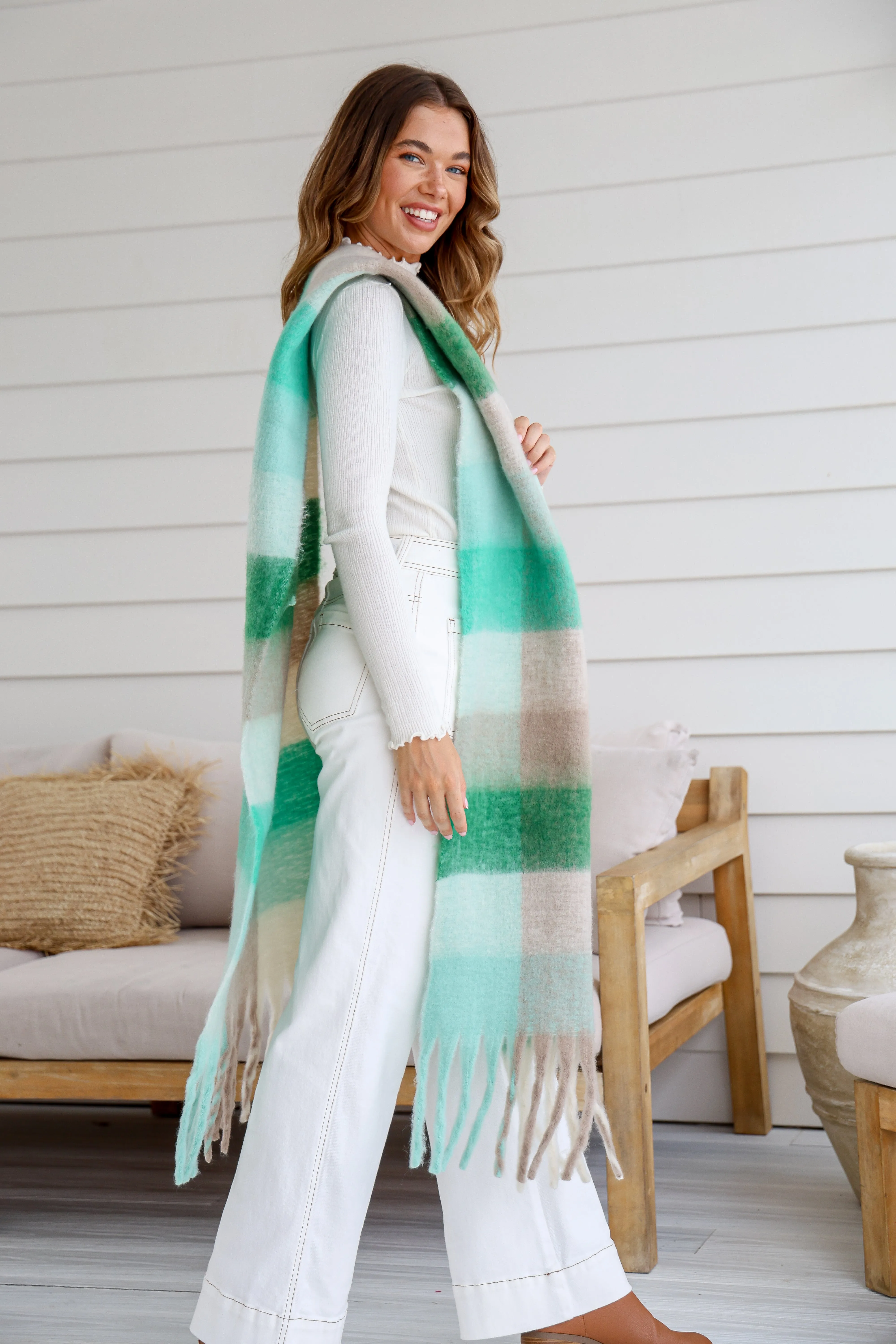 CLOVER FLUFFY SCARF