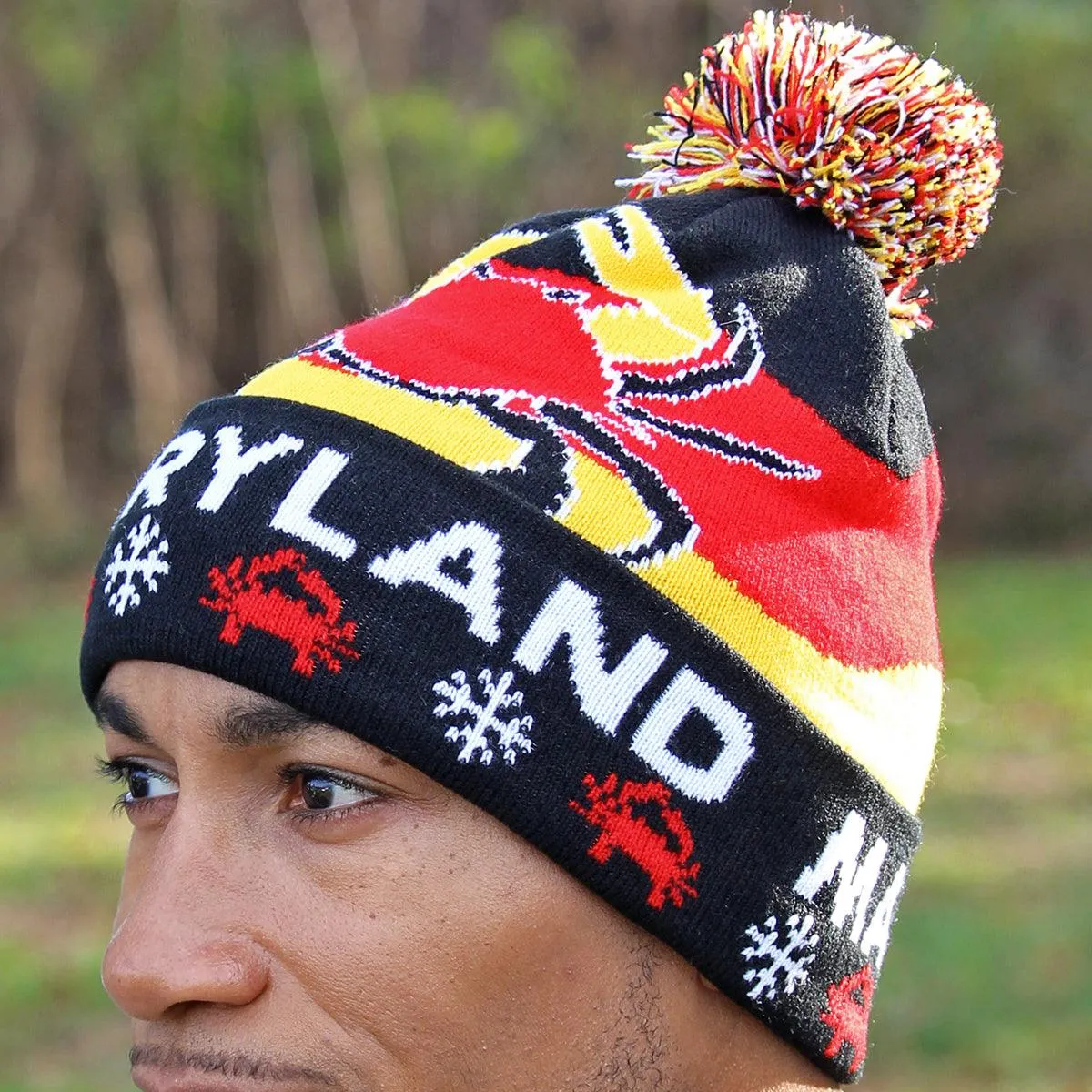 Color Block Crab with Snowflakes / Knit Beanie Cap w/ Pom-Pom